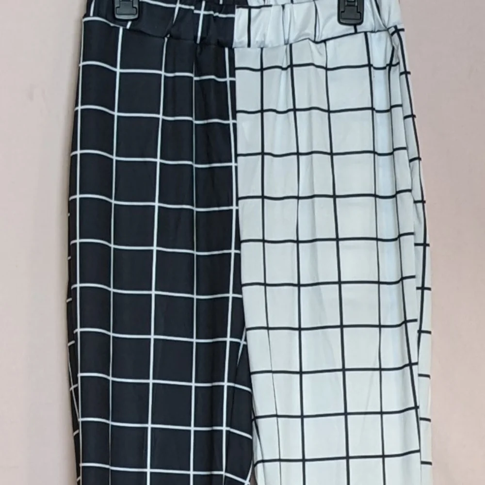 Black and White Two Tone Grid Print Color Block Jogger Pants with Pockets